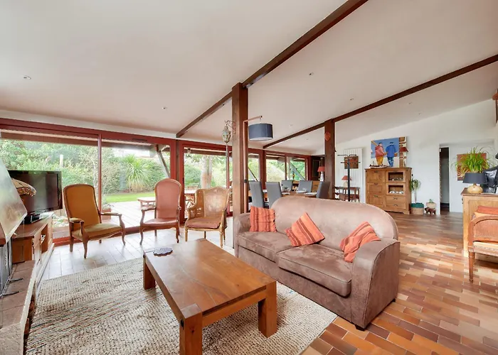 Feriehus Maison Pour 8 Avec Jardin Et Terrasse- Calme