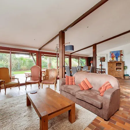 Semesterbostad Maison Pour 8 Avec Jardin Et Terrasse- Calme